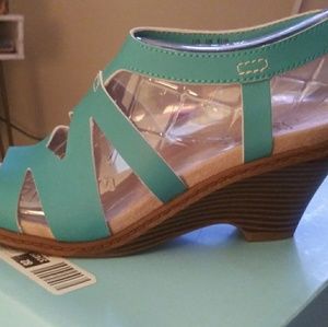 New Life Stride Soft Persephone Turquoise Sandal